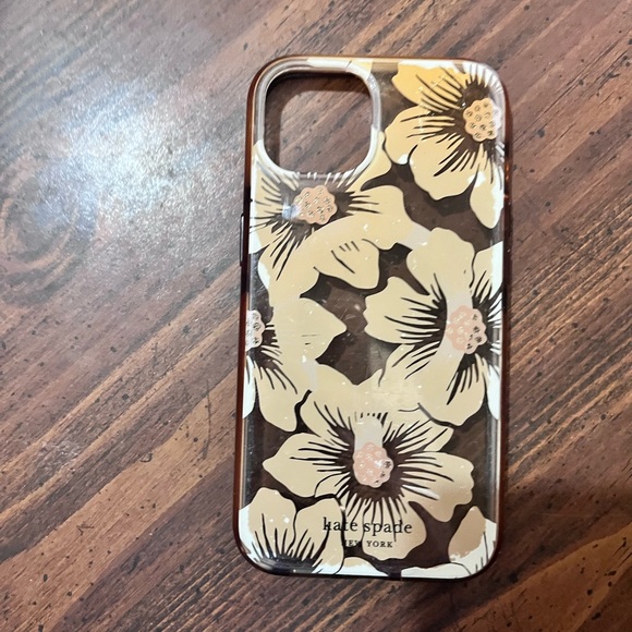 Cell phone case - Picture 1 of 3
